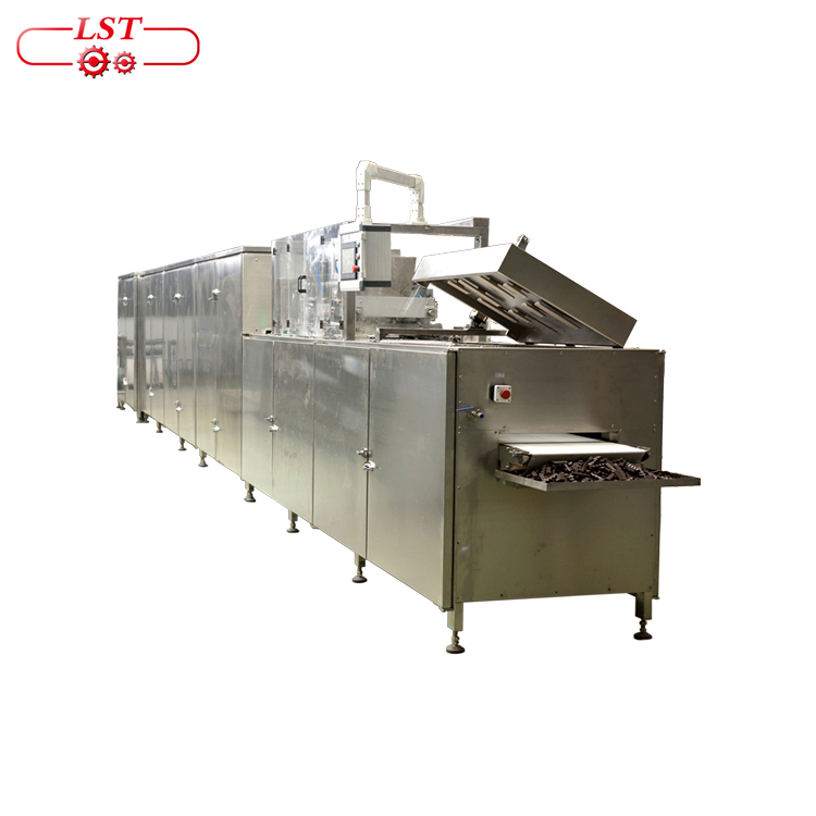 Automatic chocolate coating chocolate making machine with cooling tunnel