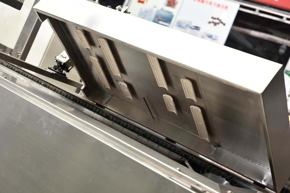 Hot Sale Chocolate Moulding Machine To Make Different Chocolate