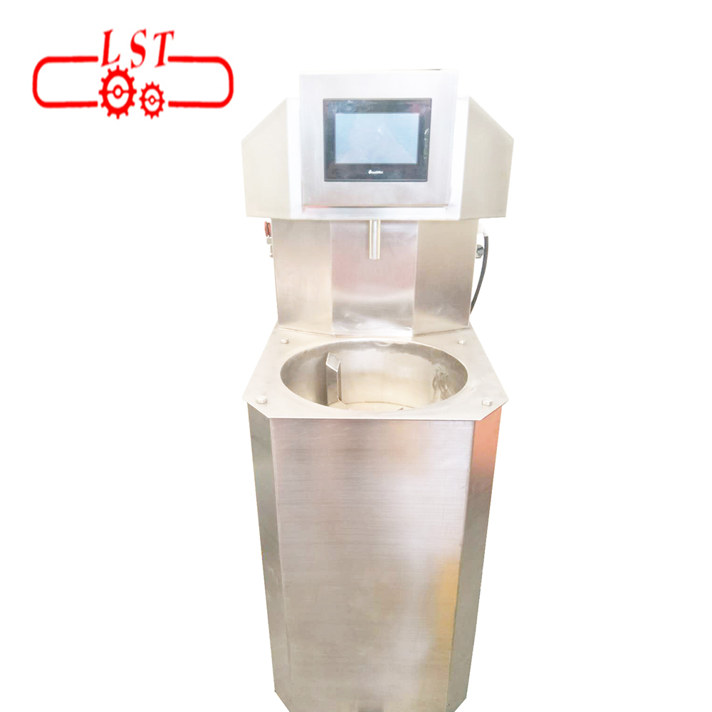 Small truffles chocolate tempering and moulding machine in China