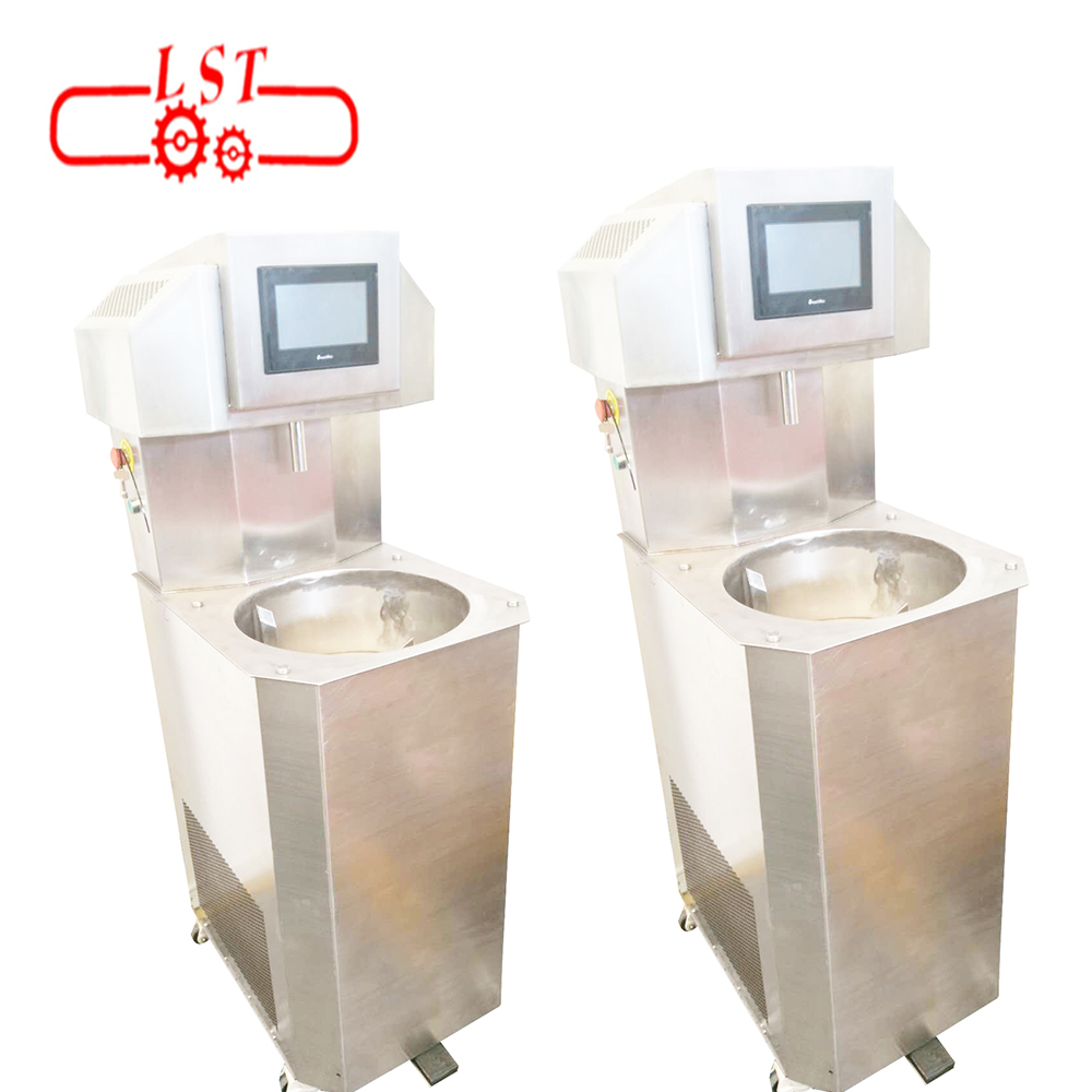 Small truffles chocolate tempering and moulding machine in China